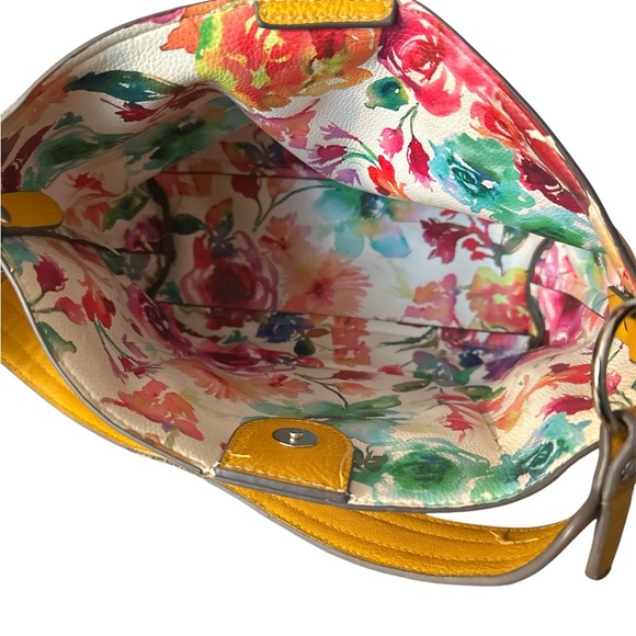 Carlos Santana lightweight gorgeous mustard, yellow handbag/purse - Picture 4 of 4